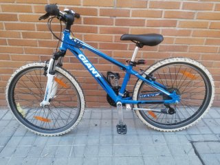 Bici MTB Marca: GIANT, Modelo: XTC, 24 Pulgadas