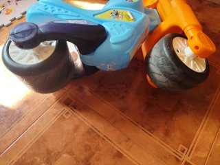Moto correpasillos Feber Bluey