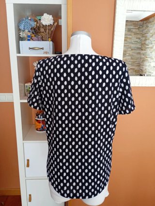 Camiseta Mango Negra y Blanca Talla L