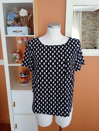 Camiseta Mango Negra y Blanca Talla L