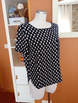 Camiseta Mango Negra y Blanca Talla L