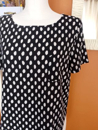 Camiseta Mango Negra y Blanca Talla L