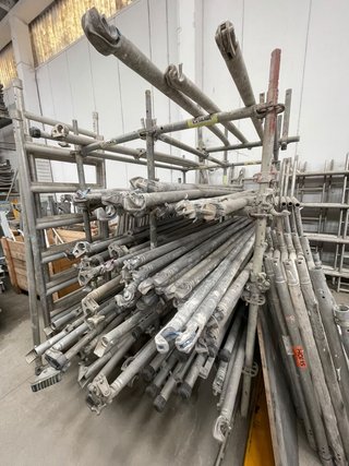 SE VENDEN ANDAMIOS DE ALUMINIO USADOS!