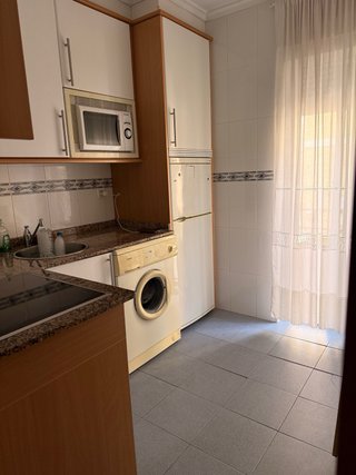 Muebles de cocina en madera y blanco. Santander
