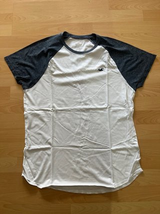 Camiseta Hollister Blanca y Gris Talla L