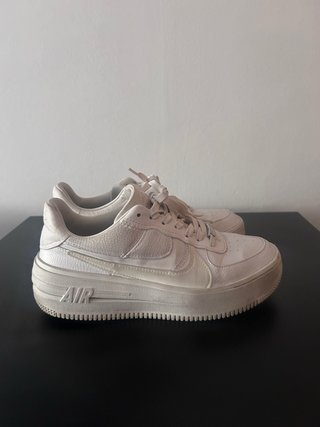 Zapatillas Nike Air Force con plataforma