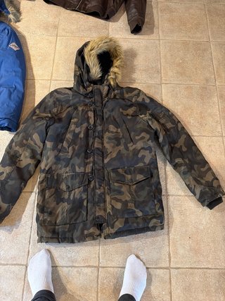 Chaqueta Bershka Camuflaje con Capucha