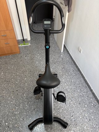 Bicicleta estática Essential seminueva