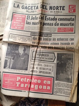 Lote de periódicos antiguos