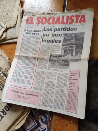 Lote de periódicos antiguos