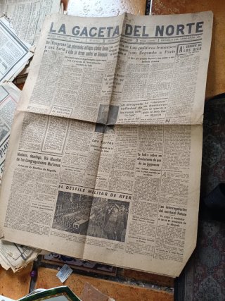 Lote de periódicos antiguos
