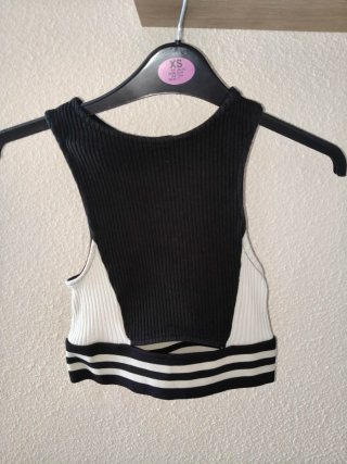 Top Bershka Negro y Blanco Talla S