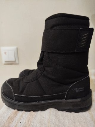 Botas pretas para menina