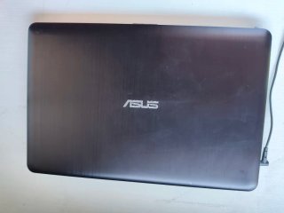 Portátil Asus i3 4GB RAM 256GB SSD