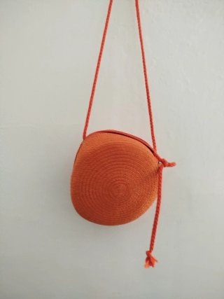 Bolso redondo naranja