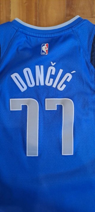 Camiseta NBA Dallas Mavericks Doncic . TALLA NIÑO