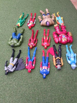 Lote de 13 Figuras de Acción Vengadores