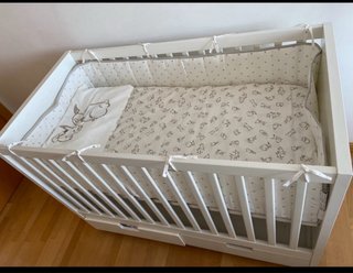 Cuna IKEA blanca con cajones