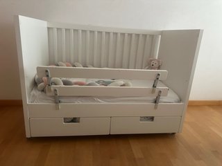 Cuna IKEA blanca con cajones