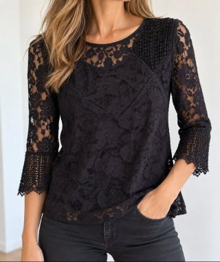 Blusa Bershka Negra de Encaje Floral