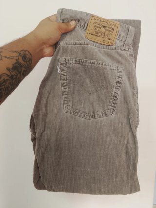 Pantalón Pana Levi's 551 Gris
