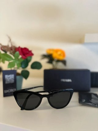 Gafas de sol Prada negras