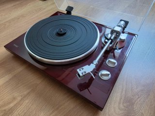 Tocadiscos TEAC TN300 color cereza