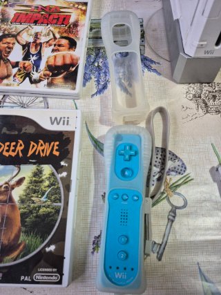 Consola Wii con juegos y accesorios