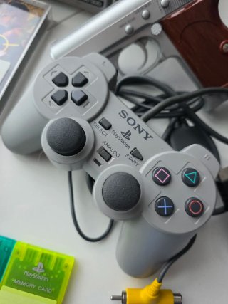 PS1 Estilo Manga Japones + Time Crisis + Pistola