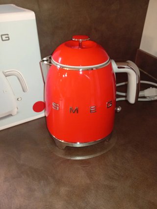 Bollitore Smeg Rosso