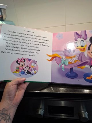 Libros + muñeca Minnie Mouse