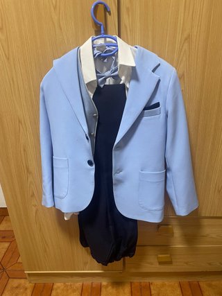 Traje de comunión azul y blanco