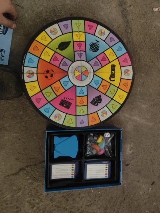 Trivial Pursuit Party Juego de Mesa