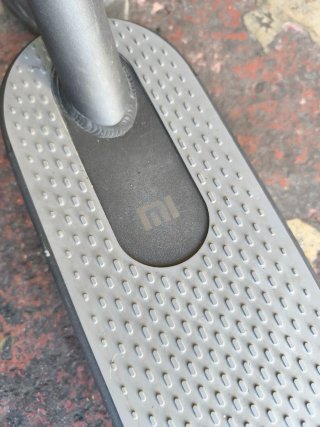 Xiaomi Mi Electric Scooter Essential