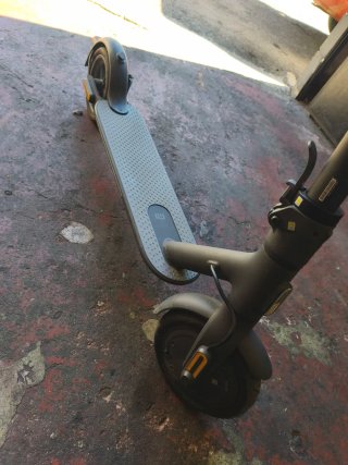 Xiaomi Mi Electric Scooter Essential