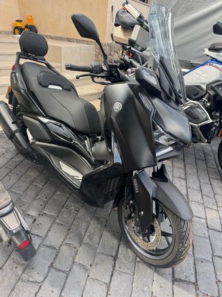 Yamaha XMAX 300 Tech MAX Negra