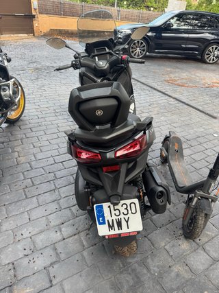 Yamaha XMAX 300 Tech MAX Negra