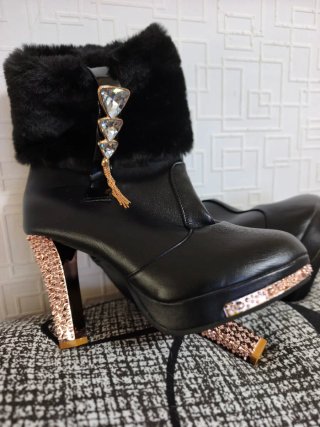 N39 Botas de tacón N 39 con adornos