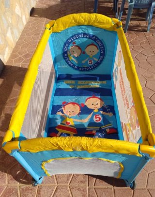 Cuna de viaje infantil.