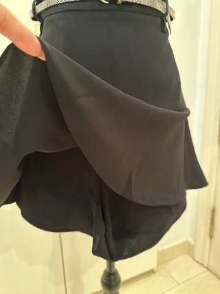 Falda pantalón negra con cinturón