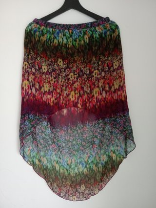 Falda Zara asimétrica estampada