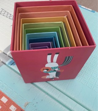 Cajas apilables de cartón