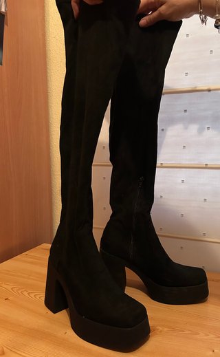 Botas Altas Negras de Ante