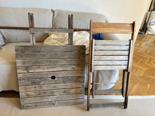 Mesa y Silla Plegables de Madera