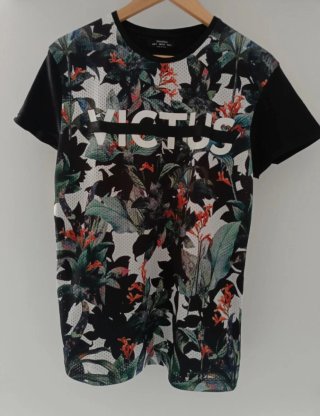Camiseta Bershka Estampado