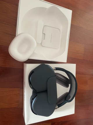 Apple AirPods Max Space Gray