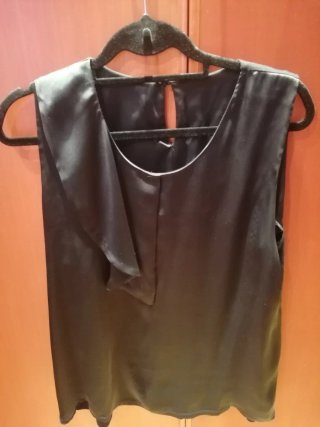 Top tirantes negro