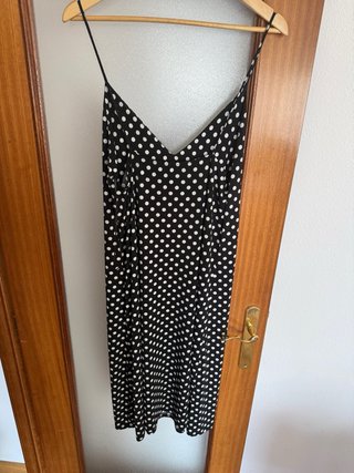 Vestido de lunares negro y blanco