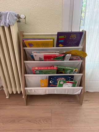 Librería Infantil de Madera y Tela