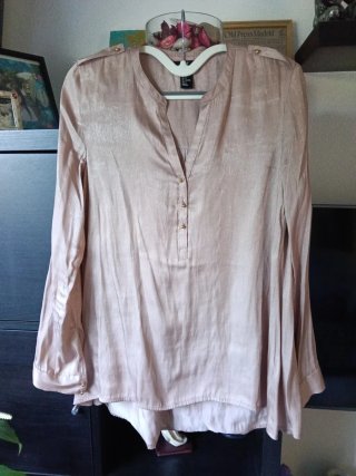 Blusa H&M cuello Mao satinada M color mocha mousse